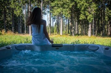 Venkovní vířívka v apartmánu Hotelu Královka